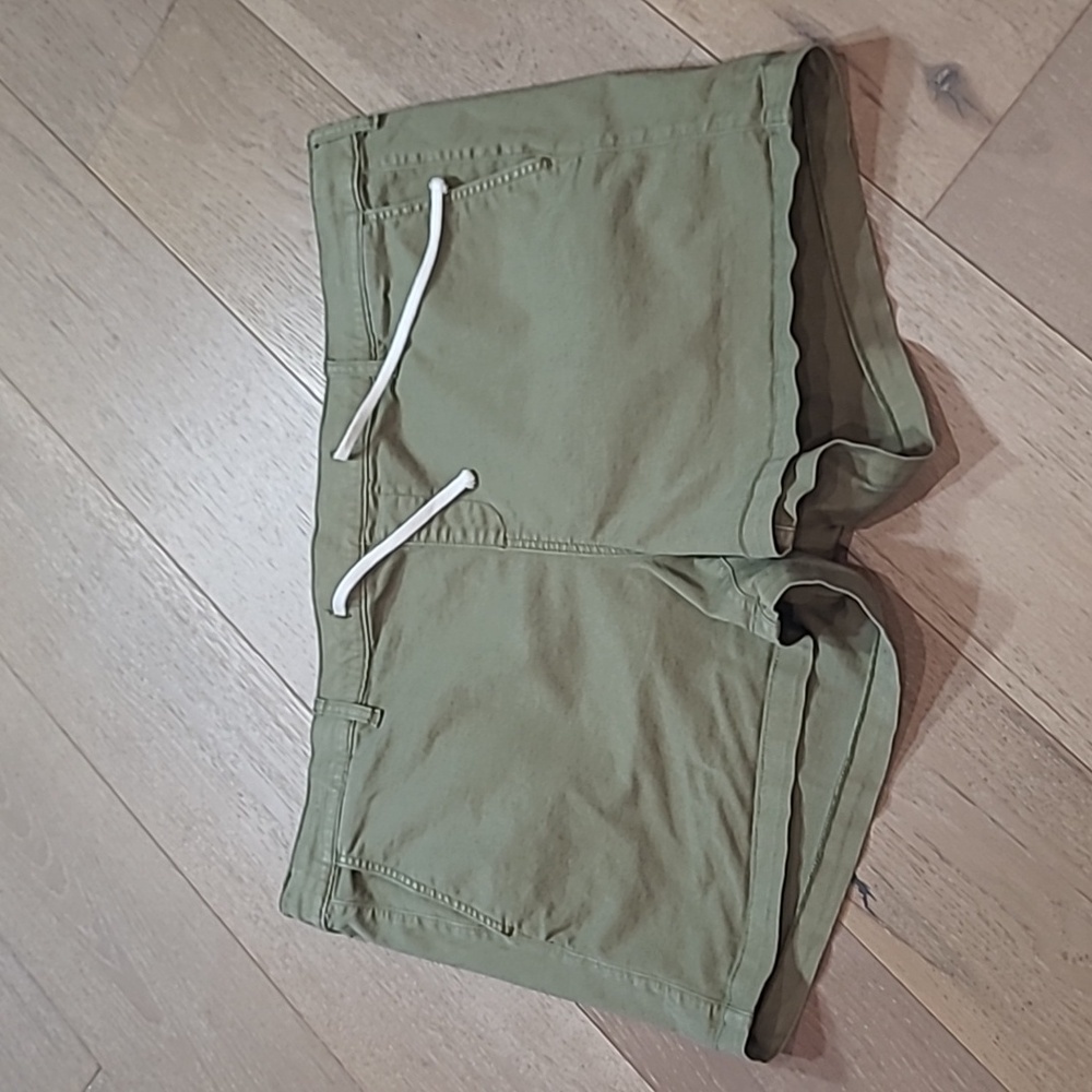 Torrid Shorts Women's sz 3 Weekend Stretch Twill Olivine Pull On Shorts